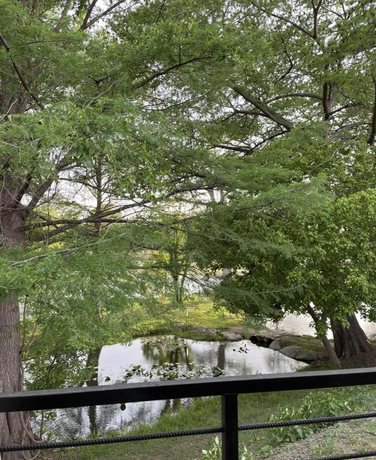 Htr Tx Hill Country Campground Kerrville Exterior photo