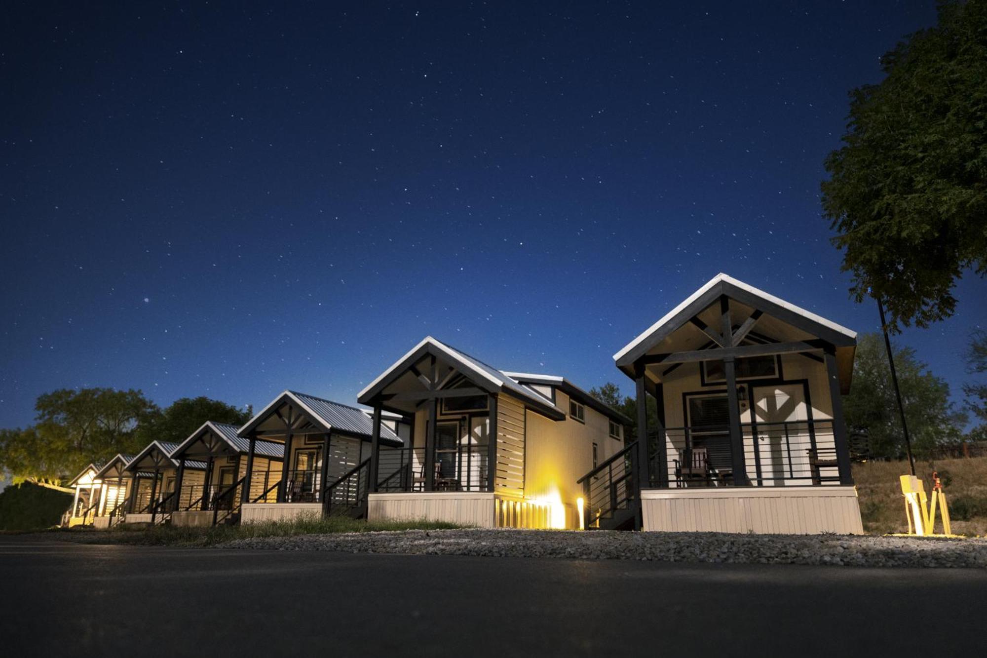 Htr Tx Hill Country Campground Kerrville Exterior photo